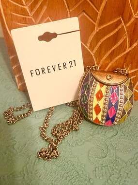 Forever 21 Enamel Mosaic Charm Necklace / Mini Purse Pendant 28"